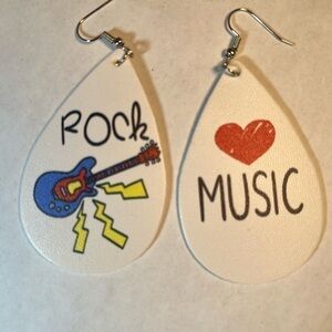 Fashion guitar pick PU leather rock music pierced earrings.